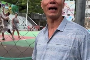 63岁广东大叔太硬核了！穿凉鞋打篮球“秒杀”全场