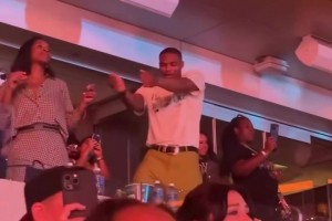 先嗨再说威少携妻子现身克里斯-布朗演唱会，大秀舞蹈天赋~