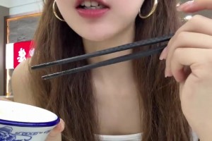 看着就很香啊炼炼晒vlog：00后体育主持人回渝干饭记~