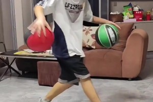 只有打过球的才知道小弟弟这个运球多夸张